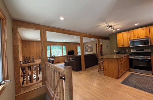 Arbor Vitae Cabin | Charming 3-bedroom cabin in Woodruff perfect for relaxing getaways