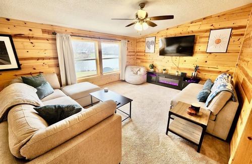 Decatur Cottage | Charming 3-bedroom cottage with WiFi, AC in tranquil Decatur