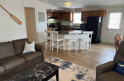 Prosperity House | Charming 3 Bedroom Home with Dock on Lake Murray in Prosperity
