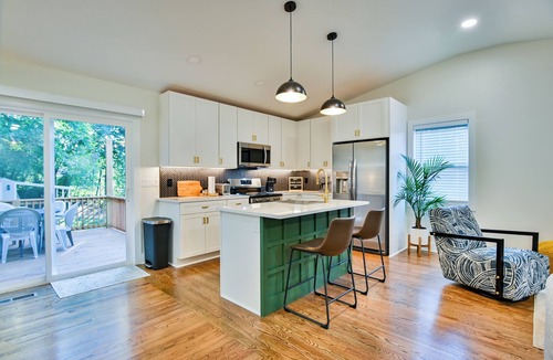 Covington House | Charming 3-bedroom house walkable to Covington Square