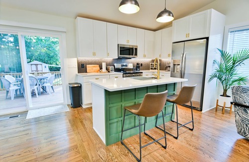 Covington House | Charming 3-bedroom house walkable to Covington Square