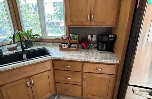 Green Bay House | Charming 3-bedroom house with WiFi, AC in lovely Green Bay- close to Lambeau