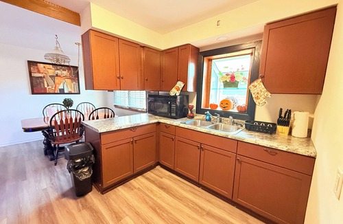 Milwaukee House | Charming 3-bedroom house in delightful Wauwatosa