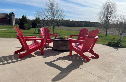 Leopolis House | Charming 3-bedroom house on 12 acres in beautiful Tigerton near Big Falls, WI