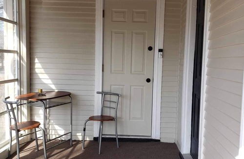 Adrian House | Charming 3-bedroom house in lovely Adrian with WiFi, AC