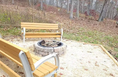 Fort Valley House | Charming 3-bedroom mountain retreat in beautiful Fort Valley with Hot Tub Hiking