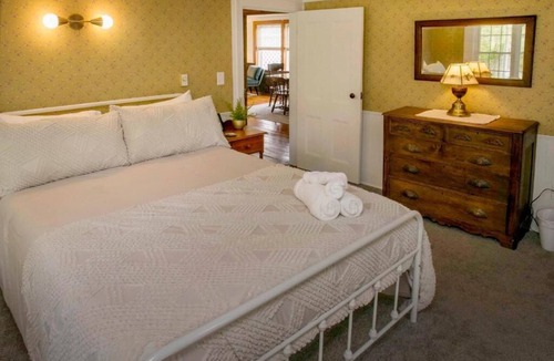 Hammondsport House | Charming 3-bedroom farmhouse with AC in quaint Hammondsport