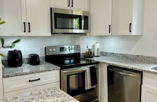 South Daytona House | Charming 4-bedroom house with Movie room and Hottub in South Daytona