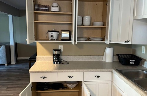 Jackson Cottage | Charming 4-bedroom Lakeshore cottage