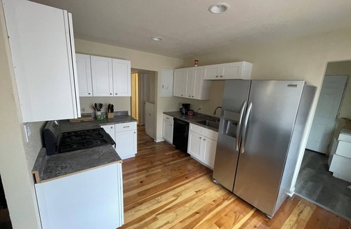 Winslow House | Charming 4BR Winslow Retreat—5 Min Walk Downtown, AC, WiFi & Relaxing Yard