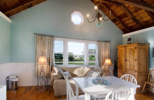 Block Island Cottage | Charming Block Island Cottage with Pond