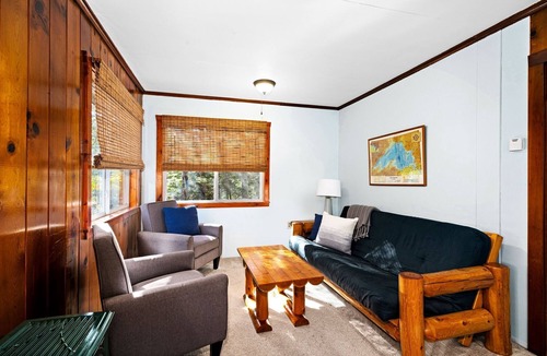 Two Harbors Cabin | Charming cabin only feet from Lake Superior
