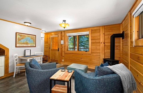 Two Harbors Cabin | Charming cabin only feet from Lake Superior