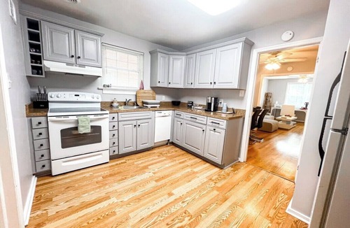 Museum District Apartment | Charming Carytown 3BR, Prime Location, Walk to Everything!