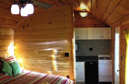Northville Cottage | Charming cottage on the Great Sacandaga Lake, perfect for a relaxing getaway