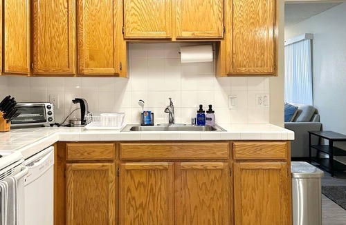 Castro Valley Apartment | Charming Cozy 2B（1K1Q）1b W/Pool/Private Backyard WFH