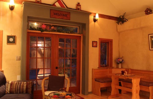 Damascus Cottage | Charming cozy cottage secluded in private woods in great close in location.