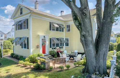 Mystic House | Charming downtown Mystic home. Mere steps to shops, restaurants, and parks.