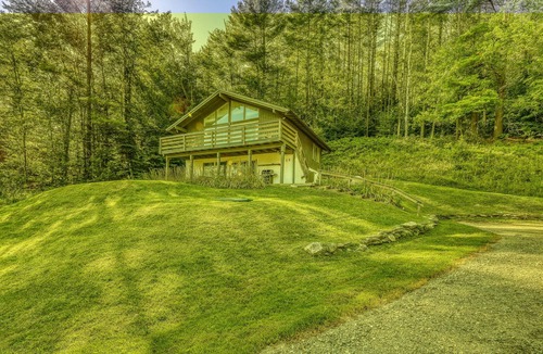 Winhall House | Charming duplex with breathtaking forest and nature views!