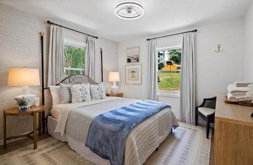 Huntington House | Charming Family Home Sleeps 8 near DC, Historic Old Town VA, & National Harbor