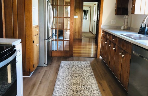 Galion House | Charming Farmhouse 10 acres near MidOH Race, Clear Fork & Mt Gilead State Parks