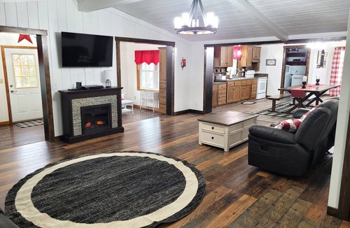 Jackson Other | Charming Farmhouse Retreat with Hot Tub