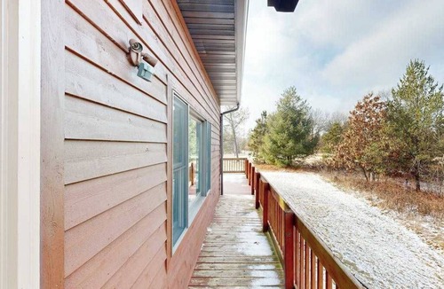 Rome House | Charming Golf View Home, w/Hot tub, Sauna, Fire pit, near Lakes & Trails!