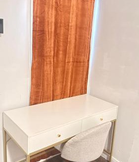Lynn House | Charming space