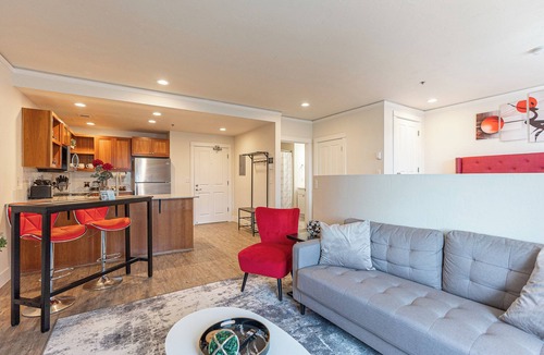 Downtown Eugene Apartment | Charming Studio Near University of Oregon with Fast Wi-Fi and Parking!