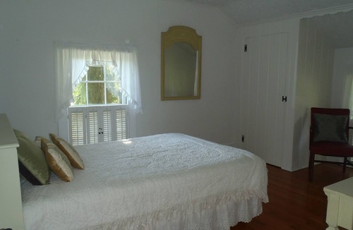 Lakewood House | Charming Yet Spacious Farmhouse With 3 Br 2.5 Baths At The Center Of It All!