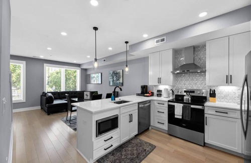 Trinidad Hotel | CharmingReno+Sun Filled+Well Located+H St+Garage