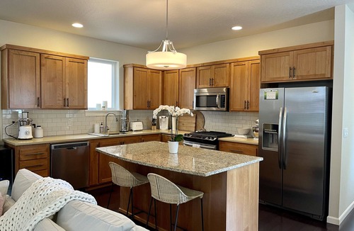 Eugene House | Cheerful 2 Bedroom Home in Eugene