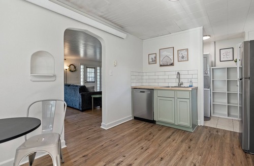 Custer House | Cheerful 3 bedroom bungalow in downtown Custer!