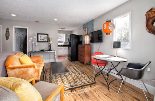Asheville Apartment | Cheerful Studio w Patio Steps From Everything