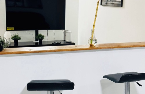 Queens Apartment | Cheerful two bedrooms apt mins to ubs stadium