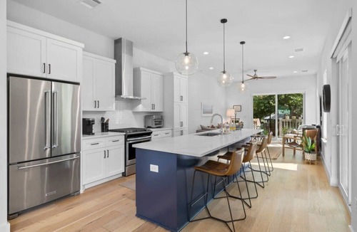 Cherrywood House | Cherrywood Home Near UT | ATX | Private Backyard