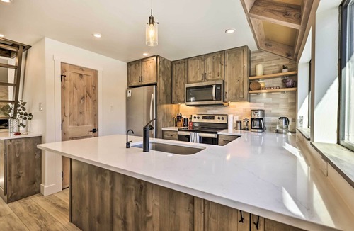 Frisco Condo | Chic Condo w/Fireplace: Walk to Main St Frisco!