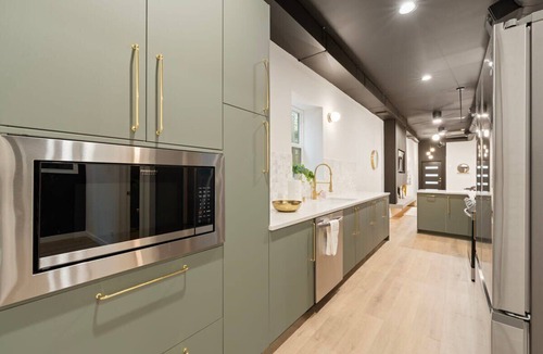Smith Park House | Chic Ukrainian Village Home: 4 Bedrooms 2 Bath