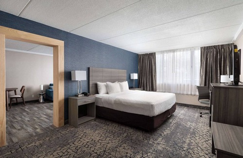 Joliet Hotel | Clarion Hotel & Convention Center Joliet