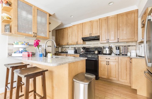 Arlington House | Classic Arlington Stay | BBQ | Free Parking | Near DC