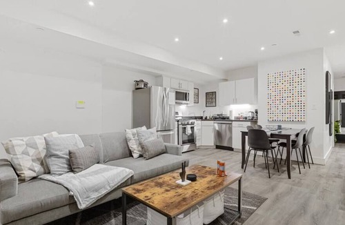 Le Droit Park Apartment | Classy LeDroit Park Oasis / 2-BR Close to METRO