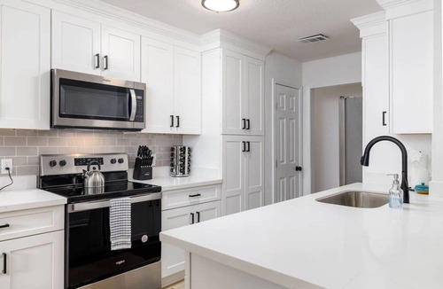 Round Rock House | Clean & Comfortble Poker House Near Kalahari!