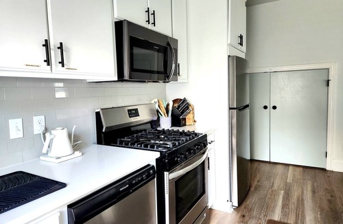 Tallahassee House | Clean & Cozy 2BR w/Yard Walkable Midtown Bright & Quiet