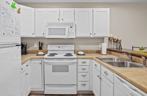 Camdenton Condo | Clearwater 773-2B - Two Bedroom Apartment, Sleeps 6