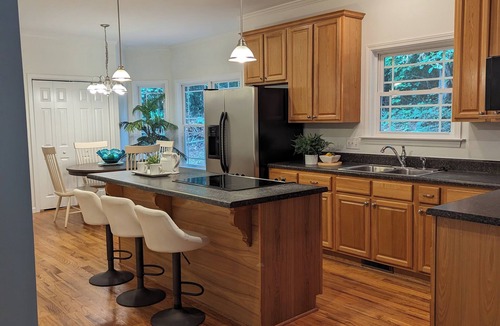 Clemson House | Clemson House, close to CU, across from Patrick Square, perfect for groups!