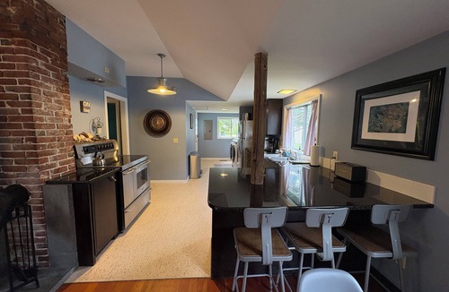 Tierra Del Mar House | Close to beach 3-bedroom house in Cloverdale perfect for your getaway