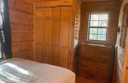 Franklin Cabin | Close to town, easy to get to, internet, cell reception - Flying Pig Cabin
