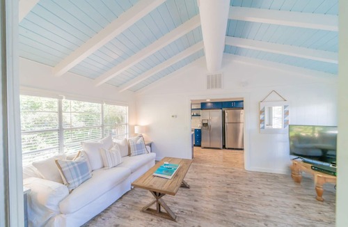 Grayton Beach House | "Cole Bin" | 3-Minutes to the Beach | Dog-Friendly | Near Redbar and Choringos restaurants