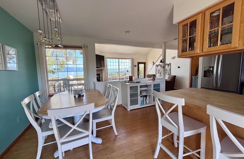 Hammond House | Columbia River Views: Relax in comfort & Explore Astoria & the North Coast