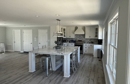 Heber Springs Apartment | Come visit Heber Springs and experience life on the Evans Mountaintop Farm!